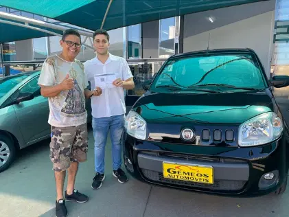 Fiat Uno entregue